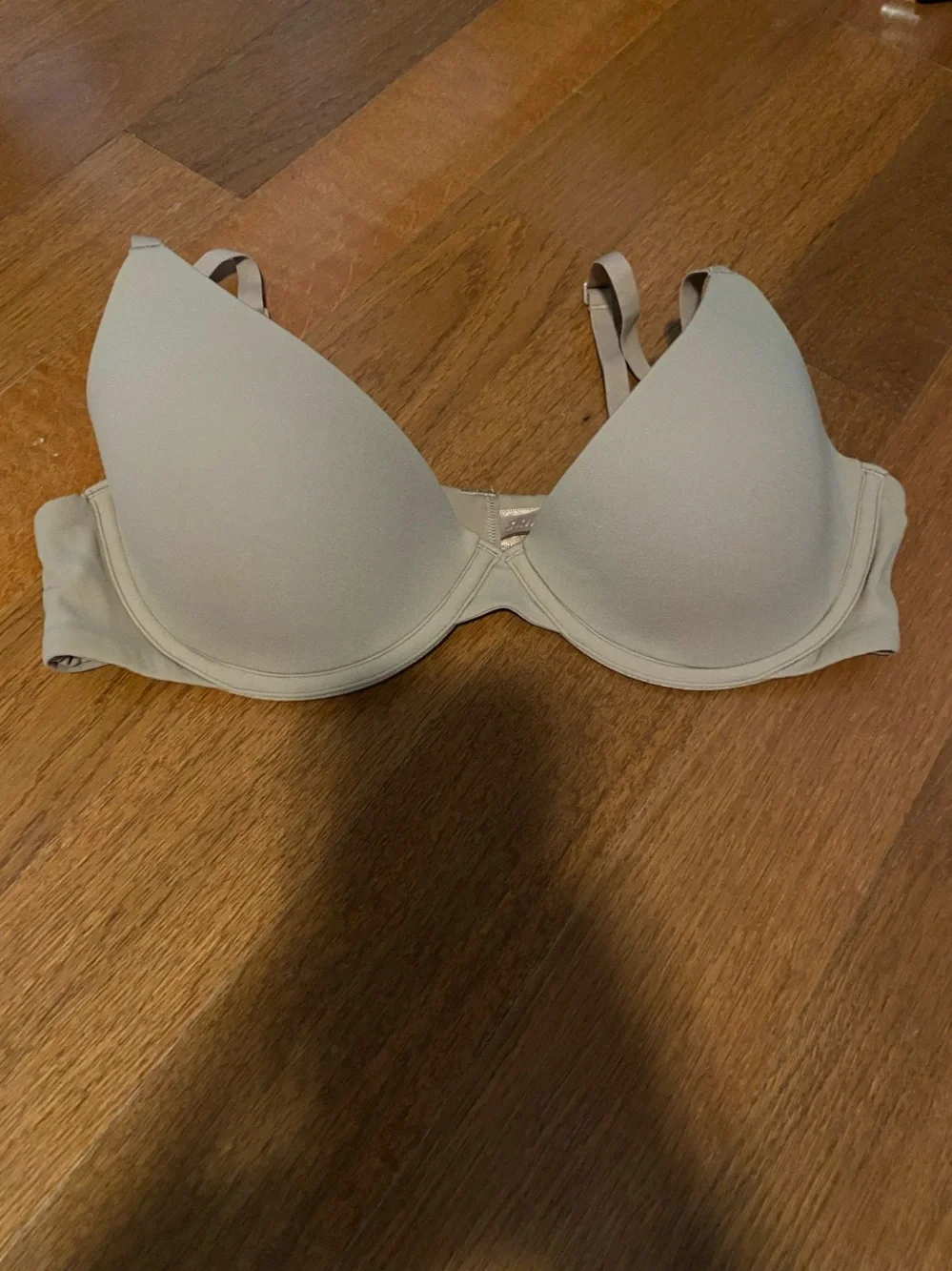 SKIMS Scoop Plunge Fits Everybody Bra - Picture 7 of 7